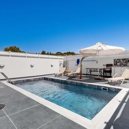 Panatheon Sunset Suites Villa Agia Napa
